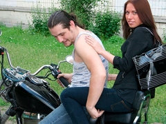 Mamada, Engañando, Penetracion con dedos, Pajear, Sexo duro, Al aire libre, Adolescente, Tetas