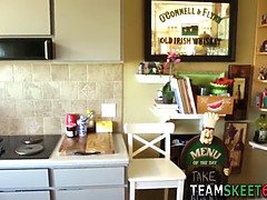 18, ベビーシッター, 爸, 顔射, 祖父, 叫ぶ, ティーン, オッパイの