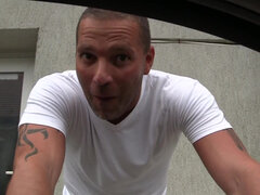 Mooi, Auto, Dubbele penetratie, Sperma in gezicht, Gapende, Natuurlijke tieten, Gezichtspunt, Sperma