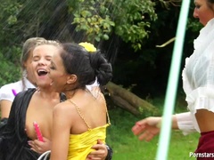 В одежде, Оргии, На природе, Вечеринка, Атлас, Чулки, Свингеры, Влажная