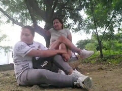 キス, ラティーナ, レズビアン, アウトドア, 公共, スカートのぞき, のぞき