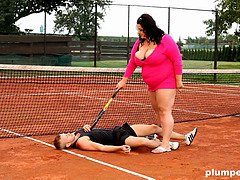 BBW dominatrix with huge tits teaches outdoor tennis with a face-sitting lesson