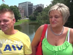 Sonja Geneukt en Paul kijkt toe - VurigVlaanderen-Meide - Amateur Porn