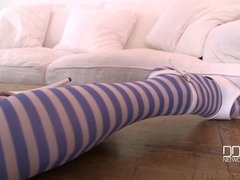 Blondine, Fetisch, Masturbation, Piercing, Schulmädchen, Rasiert, Solo, Strümpfe