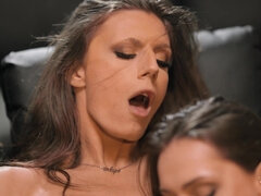 Brunette gives head to big cock tranny: Buttering Her Popcorn p2 - Jade Venus