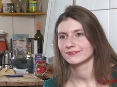 In den arsch, Grosse titten, Blasen, Braunhaarige, Schwanz, Reif, Sohn, Ablutschen