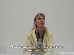 Blonde, Tchèque, Mère que j'aimerais baiser, Seins naturels