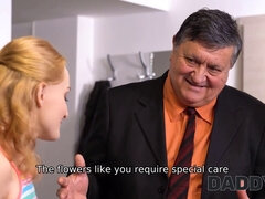 18 летние, Рогоносцы, Папочка, Хд, Киски, Бритые, Сыновья, Молоденькие