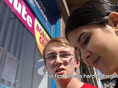 Nerdy cheating witnesses girlfriend plumbed by muscular stranger