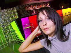 Amateur, Sucer une bite, Brunette brune, Club, Tir de sperme, Espagnole, Adolescente