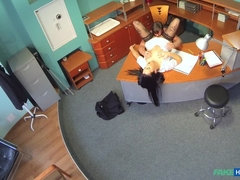 Leie, Blasen, Fingern, Handjob, Krankenschwester, Büro, Verführt, Spanner