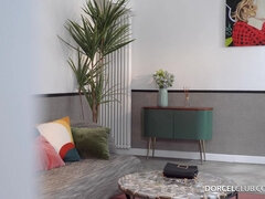 Gros seins, Sucer une bite, Brunette brune, Plantureuse, Hard, Mère que j'aimerais baiser, Tatouage, Nénés