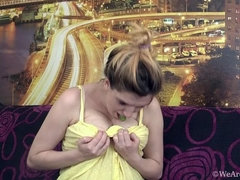 Blond, Harig, Ondergoed, Dikke tepels, Kousen