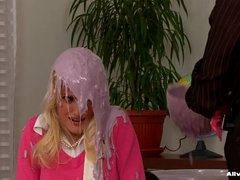 Zickenkampf, Frau, Nahrung, Natürlichen titten, Büro, Lehrer, Jungendliche (18+), Nass