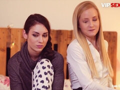 Бывшие, Сперма на лице, Две девушки, Хд, Лесбиянка, Милф, Молоденькие, Втроем