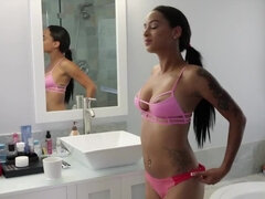 Erstaunlich, Blasen, Spermaladung, Interrassisch, Rasiert, Dusche, Jungendliche (18+)