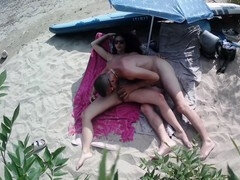 Enthousiasteling, Strand, Badpak, Sperma, Moeder die ik wil neuken, Orgasme, Klein, Gezichtspunt