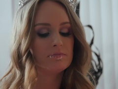 Tetas grandes, Atragantadas, Sexo duro, Mamá, Madrastra, Tatuaje, Trio, Tetas