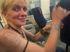 Enthousiasteling, Stel, Europees, Handbeurt, Rijpe lesbienne, Openbaar, Spaans, Trein