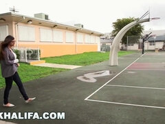 Arabe, Gros cul, Gros seins, Sucer une bite, Brunette brune, Hard, Interracial, Nénés