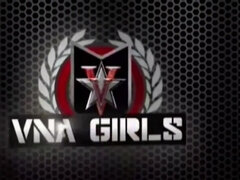 Bisexuell, Braunhaarige, Geile alte tussi, Schwanz, Hundestellung, Interrassisch, Rotschopf, Flotter dreier