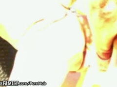 Bruinharig, Hondjeshouding, Natuurlijke tieten, Orgasme, Buiten, Klein, Zoon, Stiefmoeder