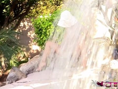 Fun in the sun with sexy MILF Priya Rai