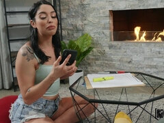 Americano, Anal, Corridas faciales, Abierta, Tetas naturales, Perforación, Pov, Estudiante