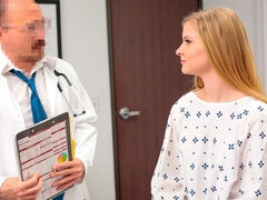 Blond, Pijpbeurt, Hondjeshouding, 1 man 2 vrouwen, Verpleegster, Tiener, Trio, Tieten likken