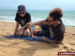 Plage, Brunette brune, Jeux, Nue, De plein air, Se déshabiller, Tatouage, Nénés