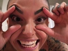 Grosser arsch, Blasen, Doppelpenetration, Frau frau mann, Handjob, Hardcore, Jungendliche (18+), Titten