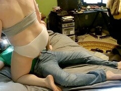 素人, 浴室, ぽっちゃり, 手コキする, ジーンズ, キス, パンティ