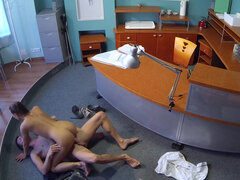 Cul, Sucer une bite, Médecin, Doigter, Jeans, Bureau, Culottes ou slips, Voyeur