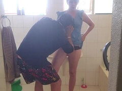 Amateur, Cuarto de baño, Rubia, Atrapados, Penetracion con dedos, Hd, Coño, Falda