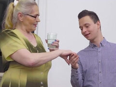 素人, フェラチオ, ズームショット, 汚れた　, お婆さん, 熟年, パーティ, オマンコ