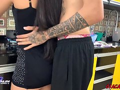 Enthousiasteling, Anaal, Bruinharig, Lul, Hardcore, Keuken, Kut duiken, Tatoeage