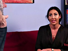 素人, 着衣女と全裸男, 手コキする, ヒール, 下着, 淫乱熟女, 魅力的, ストッキング