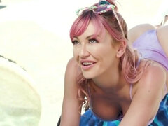 Sucer une bite, Plantureuse, Tromperie, Tir de sperme, En levrette, Interracial, Mère que j'aimerais baiser, Rousse roux