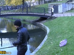 Grosse titten, Blondine, Braunhaarige, Aufs gesicht abspritzen, Absätze, Masturbation, Tätowierung, Flotter dreier