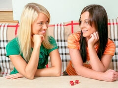 Anaal, Blond, Lesbisch, Likken, Ondergoed, Masturbatie, Geschoren, Speelgoed