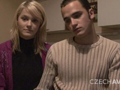 Leie, Blondine, Blasen, Selbstgemacht, Milf, Höschen, Entkleiden, Titten