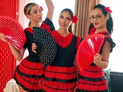 Culo, Culo grande, Mamada, Estilo perrito, Vestido, Grupo, Afeitado, Adolescente