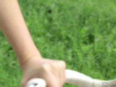 Bruinharig, Masturbatie, Natuurlijke tieten, Rijden, Tieten likken