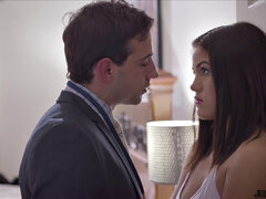 Anaal, Grote mammen, Pijpbeurt, Bruinharig, Natuurlijke tieten, Kut duiken, Ruw, Trio