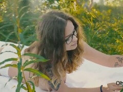 Sucer une bite, Fille, Lunettes, Mature, De plein air, Tatouage, Adolescente, Nénés