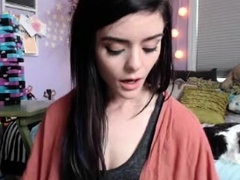 Enthousiasteling, Pijpbeurt, Bruinharig, Softcore pornografie, Alleen, Tieten likken, Webcamera