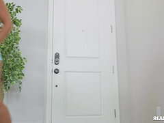 In den arsch, Arsch, Hundestellung, Würgen, Hintern versohlen, Tätowierung, Titten, Nass