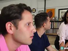 In den arsch, Asiatisch, Grosser arsch, Blasen, Spermaladung, Hd, Küche, Flotter dreier