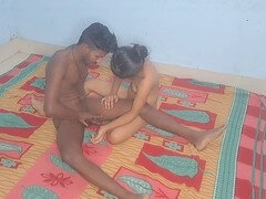 18 ans, Chambre à dormir, Petit ami, Petite amie, Indienne, Embrassement