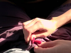 Grosse titten, Braunhaarige, Auto, Würgen, Masturbation, Im freien, Pov, Muschi